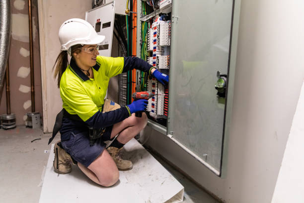 Best Affordable Emergency Electrician  in Slater, MO